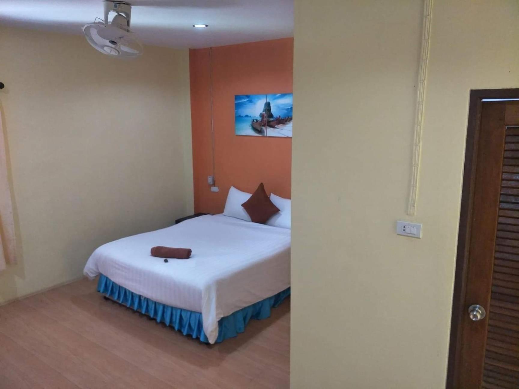 Prukrom Lanta Pensión Ko Lanta Habitación foto